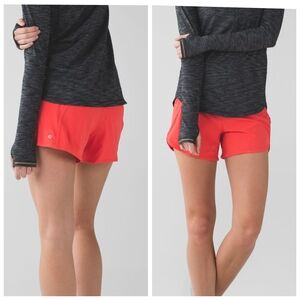 Lululemon Tracker Short III *4-way Stretch Alarming
